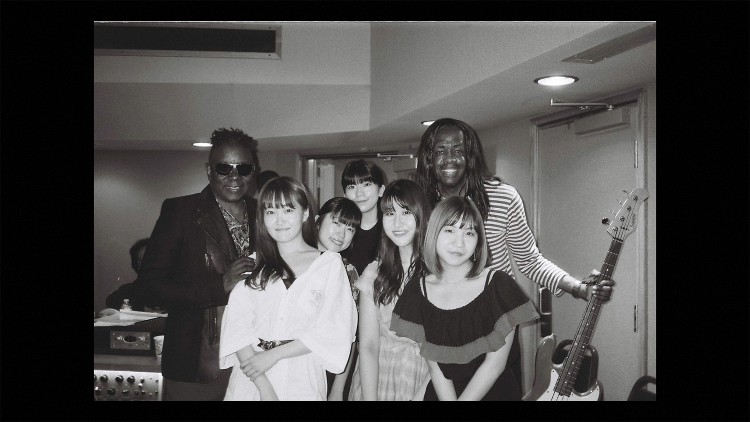 Little Glee MonsterとEarth, Wind & Fireの面々。