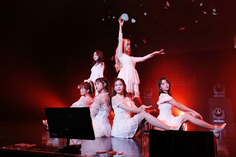 「OH MY GIRL Zepp LIVE TOUR 2019 'starlight'」Zepp Tokyo公演の様子。（写真提供：ソニー・ミュージックレーベルズ）