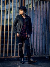 有栖川帝統役の野津山幸宏の撮り下ろしカット。