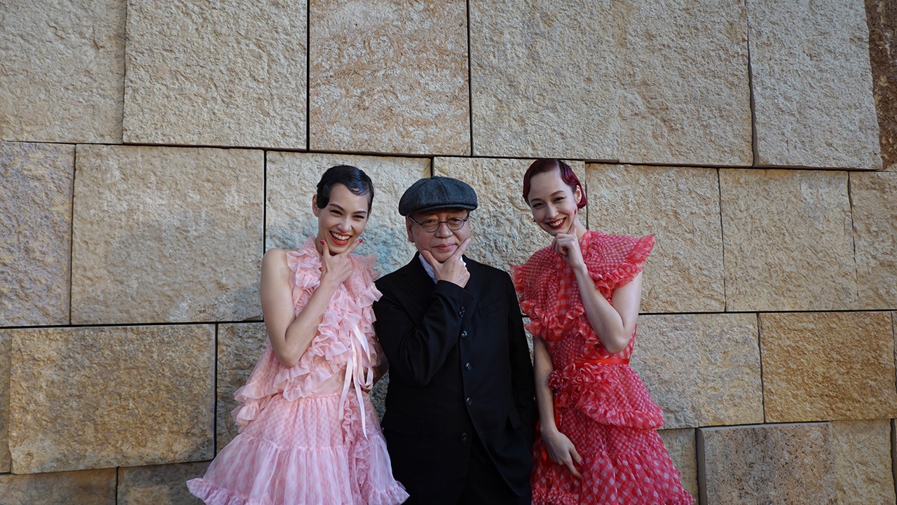 左から水原希子、細野晴臣、水原佑果。(c)2019「NO SMOKING」FILM PARTNERS