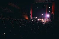 中村佳穂「うたのげんざいち 2019」東京・草月ホール公演の様子。（撮影：川島悠輝）