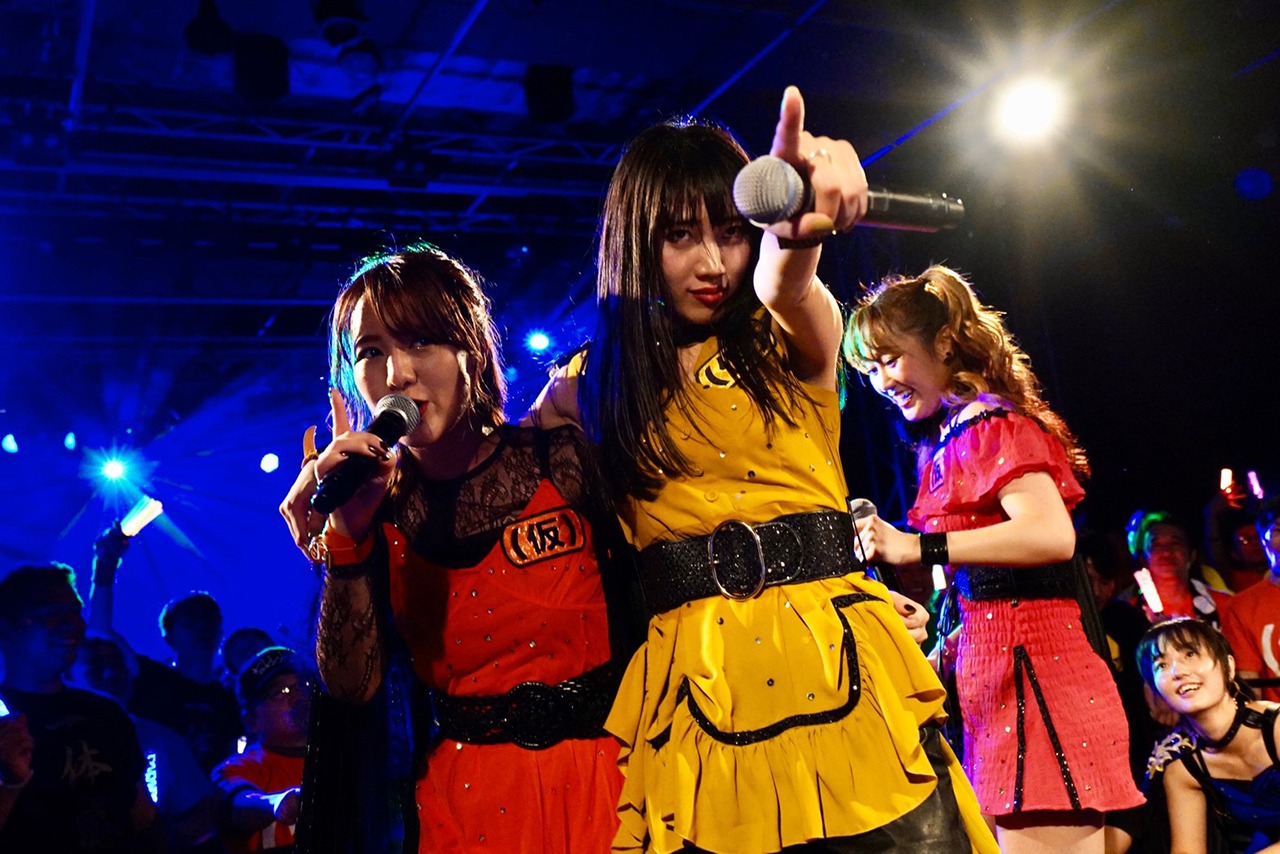 「アップアップガールズ（仮） 5 to the 5th Power 底なしの一体感」の様子。（写真提供：YU-Mエンターテインメント）