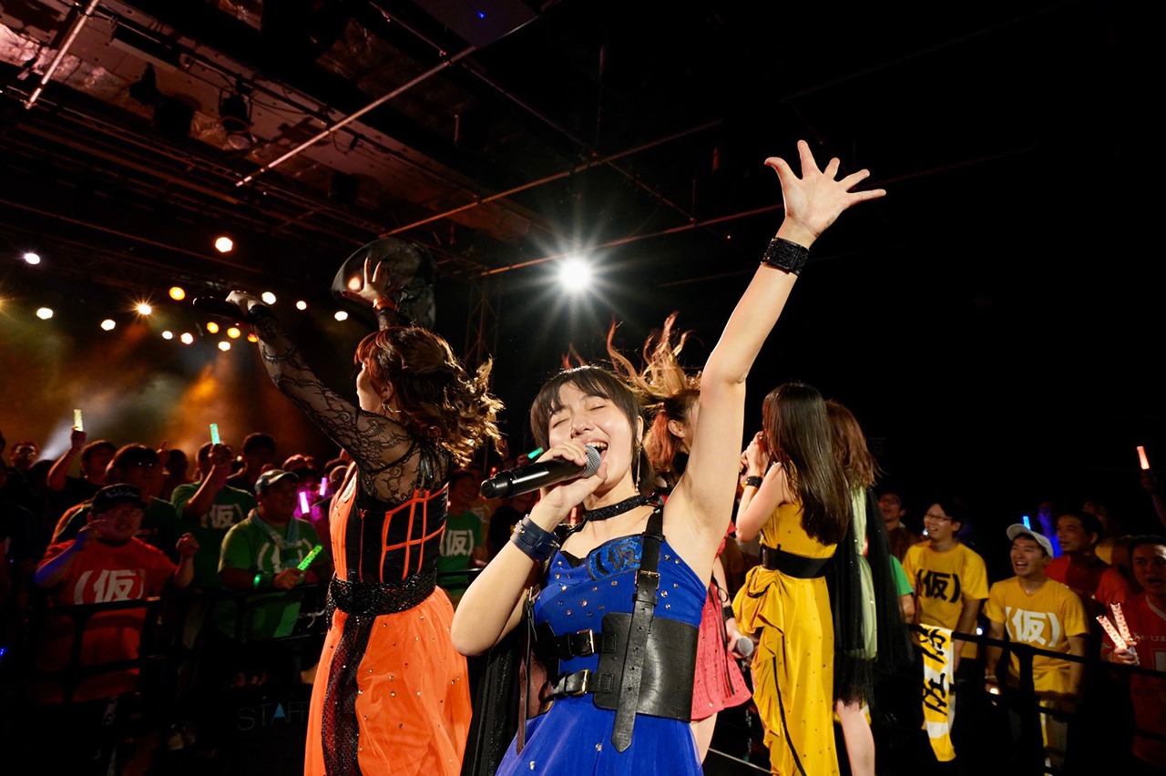 「アップアップガールズ（仮） 5 to the 5th Power 底なしの一体感」の様子。（写真提供：YU-Mエンターテインメント）