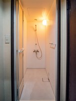 出演者用のシャワー室も完備。