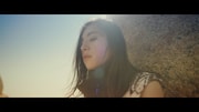 milet「Drown」ミュージックビデオのワンシーン。