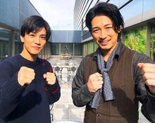 左から岩田剛典、ディーン・フジオカ。