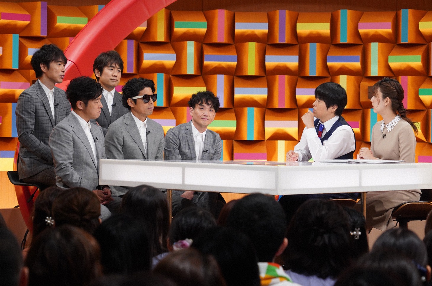 「バズリズム02」トークコーナーの様子。(c)日本テレビ