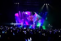 しゅーず「Shoose 10th Anniversary Live -DEEPEST-」の様子。（撮影：小松陽祐［ODD JOB］）