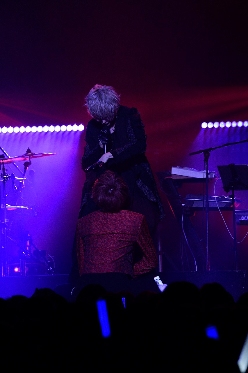 しゅーず「Shoose 10th Anniversary Live -DEEPEST-」の様子。（撮影：小松陽祐［ODD JOB］）