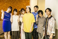 ビッケブランカとバンドメンバー。（Photo by Taku Fujii）