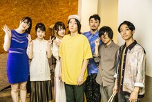 ビッケブランカとバンドメンバー。（Photo by Taku Fujii）