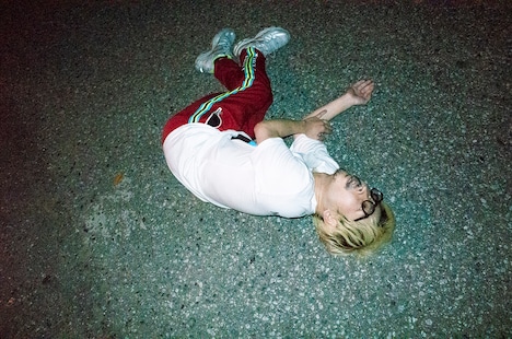 「BiS vs CARRY LOOSE対抗駅伝」より疲労困憊の渡辺淳之介。（Photo by sotobayashi kenta）