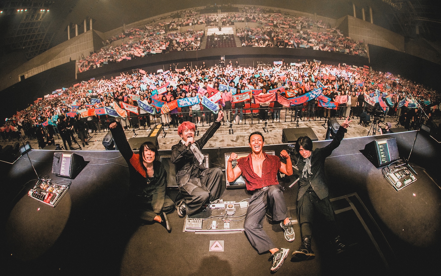 昨日11月4日に千葉・幕張イベントホールで開催されたワンマンライブ「感覚ピエロ 5-6th anniversary『LIVE - RATION 2019 FINAL』～幕張ヴァージンはあなたのもの～」の様子。（撮影：ヤマダマサヒロ）