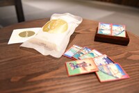 越前福井フェア期間中に当たり札が出るとプレゼントされる福井の米「いちほまれ」（左奥）。