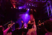 「JAMESON HALLOWEEN LIVE」FINLANDSのステージの様子。