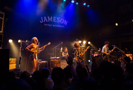 「JAMESON HALLOWEEN LIVE」グッドモーニングアメリカのステージの様子。