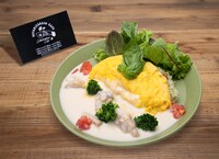 「欅坂46 カフェ」メニュー「エキセントリックオムライス」