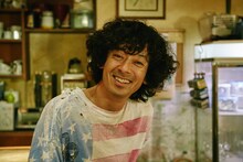 滝藤賢一演じる弟・二路。 (c)「コタキ兄弟と四苦八苦」製作委員会