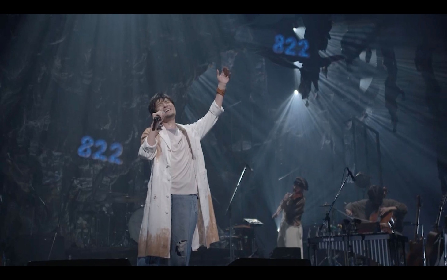 映画「森山直太朗 人間の森をぬけて」のワンシーン。 (c)2019 WOWOW INC.