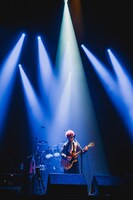 横山直弘（Vo, G）（撮影：ヤマダマサヒロ）