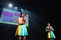 昨年歌えなかった「リフレインが、ずっと」を熱唱する星名美怜（左）。