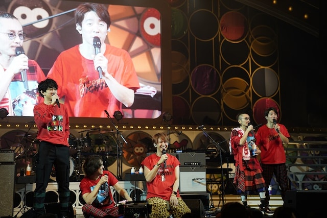 関ジャニ∞「関ジャニ∞ 47都道府県ツアー UPDATE」大阪・大阪松竹座公演の様子。（写真提供：INFINITY RECORDS & T-team, J Storm Inc.）