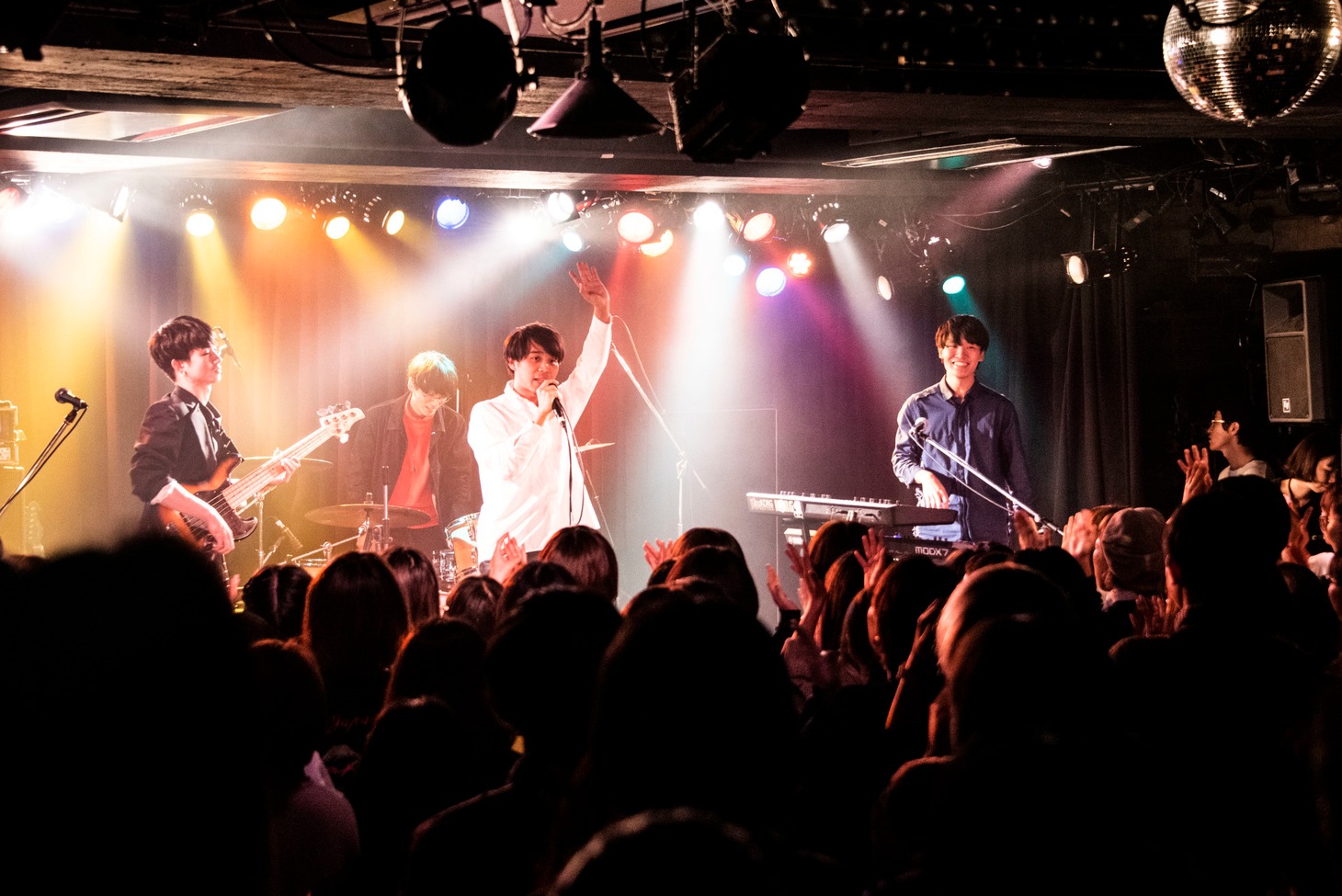 とけた電球「WAKU WAKU TOUR’19」東京・TSUTAYA O-nest公演の様子。