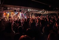 とけた電球「WAKU WAKU TOUR’19」東京・TSUTAYA O-nest公演の様子。