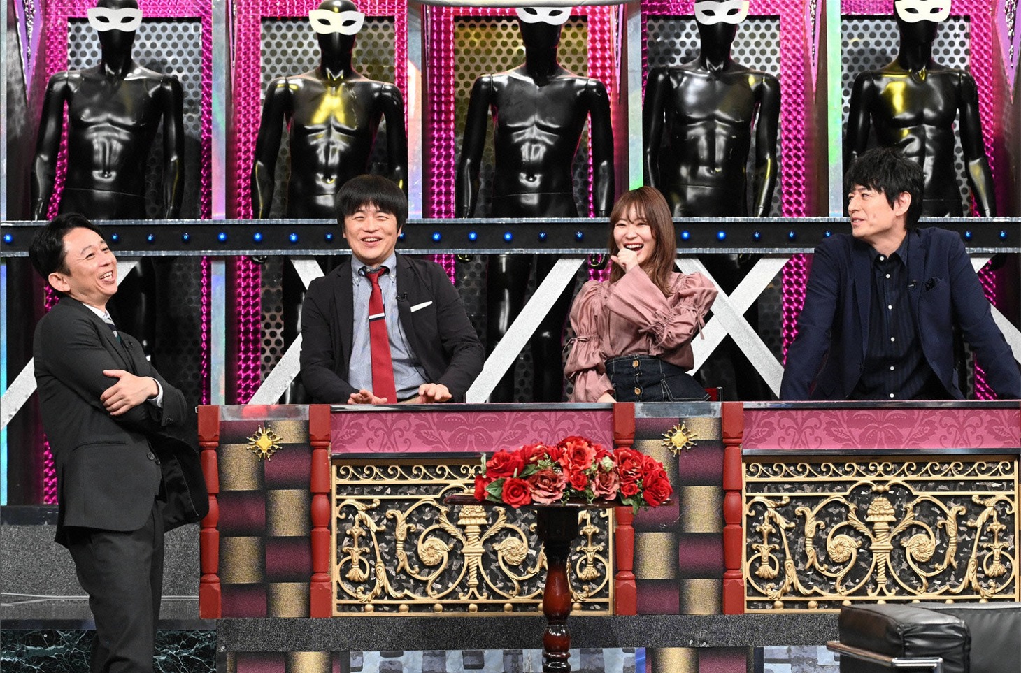 左から有吉弘行、バカリズム、指原莉乃、博多大吉。(c)日本テレビ