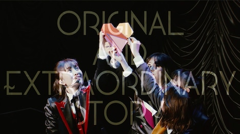 ももいろクローバーZ「5th ALBUM『MOMOIRO CLOVER Z』SHOW at 東京キネマ倶楽部」ティザー映像のワンシーン。