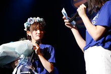 STU48のキャプテン岡田奈々（左）。(c)STU