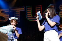 左から岡田奈々、瀧野由美子。(c)STU