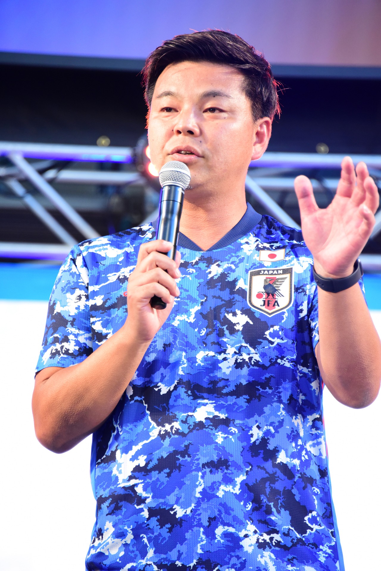 城彰二