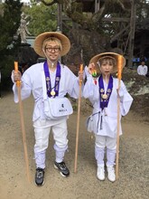 渡辺淳之介とモモコグミカンパニー。（写真提供：エイベックス）