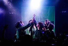 BiSHのフリーライブの様子。（写真提供：エイベックス）