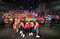 CUBERS「僕と君の妄想ロマンス」初日公演の様子。（撮影：牛島康介、メイ）