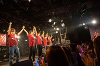 CUBERS「僕と君の妄想ロマンス」初日公演の様子。（撮影：牛島康介、メイ）