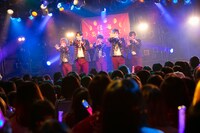 CUBERS「僕と君の妄想ロマンス」初日公演の様子。（撮影：牛島康介、メイ）