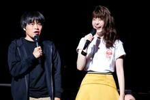 左からバカリズム、佐藤梨那日本テレビアナウンサー。（撮影：山内洋枝）