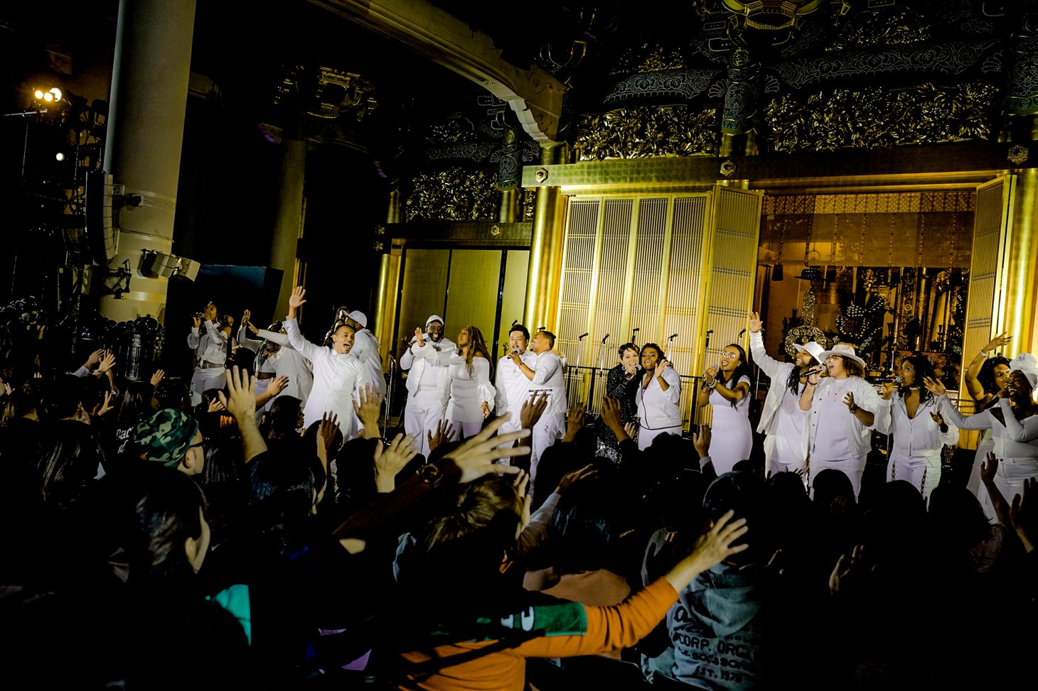 AI「AI 20周年記念プレミアムライブ with ゴスペル聖歌隊」の様子。（撮影：上飯坂一）