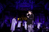 AI「AI 20周年記念プレミアムライブ with ゴスペル聖歌隊」の様子。（撮影：上飯坂一）