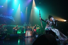 デーモン閣下「DEMON'S ROCK "DKR（うたどくろ）" TOUR」ファイナル公演の様子。（写真提供：アリオラジャパン）