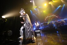 デーモン閣下「DEMON'S ROCK "DKR（うたどくろ）" TOUR」ファイナル公演の様子。（写真提供：アリオラジャパン）