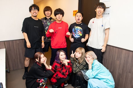 SCANDALとキュウソネコカミ。（撮影：ヤオタケシ）