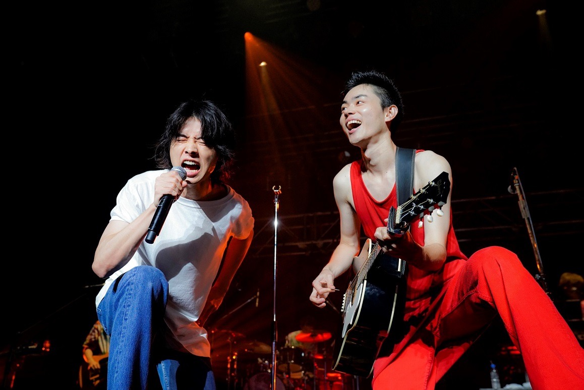 山崎賢人（左）と菅田将暉（右）。（撮影：上飯坂一）