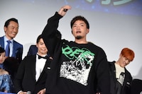 退場する数原龍友。