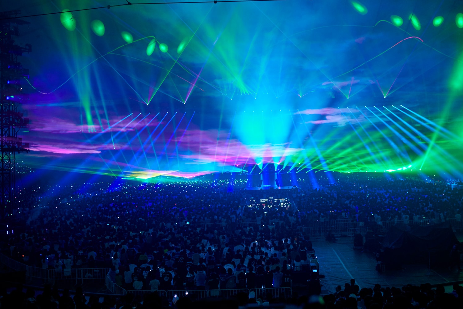 BUMP OF CHICKEN TOUR 2019 aurora ark」東京ドーム公演の様子。（撮影