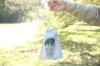 「Caravan×STANLEY クラシック真空 ワンハンドマグII」に付くドローストリングバッグ。