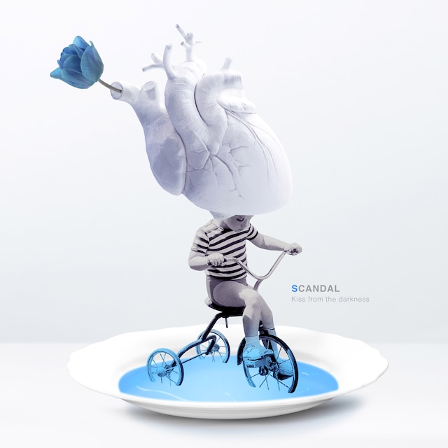SCANDAL「Kiss from the darkness」初回限定盤Aジャケット