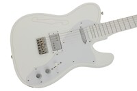 すぅモデルの「SILENT SIREN TELECASTER」。